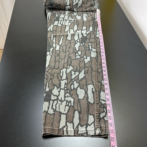 Vtg Cabela’s Trebark Camo Hunting Denim Jeans Sz 36 Outdoor Shooting Made in USA - Picture 9 of 11